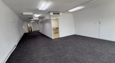 15008-15020 IN-1, Leo, IN à louer Photo intérieure- Image 2 de 4