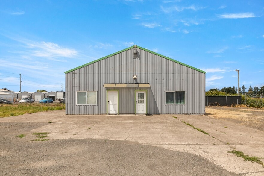 547 N 4th Ave, Cornelius, OR for lease - Building Photo - Image 1 of 12