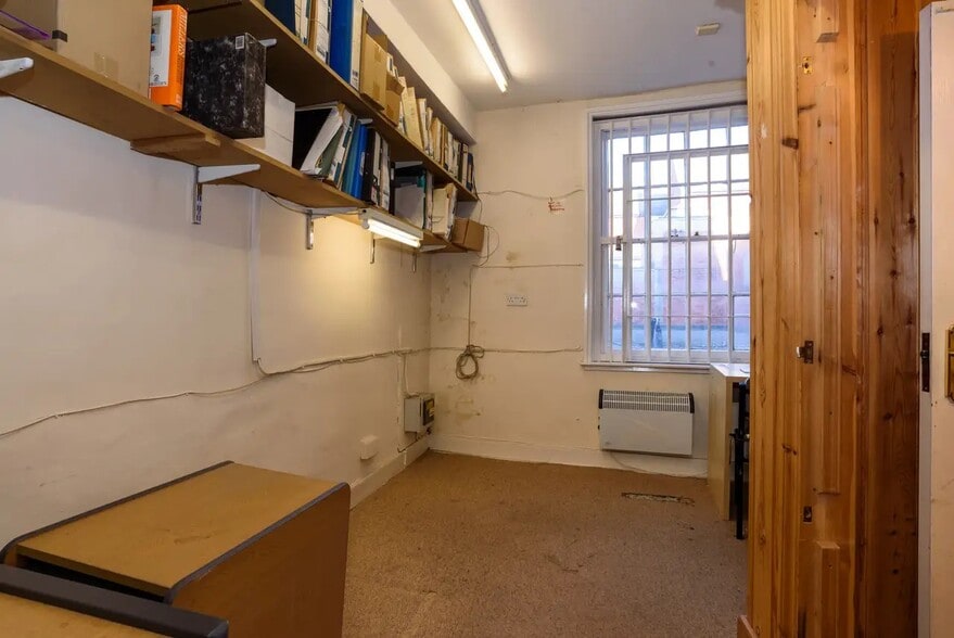 61 Mardol, Shrewsbury for sale - Interior Photo - Image 2 of 6