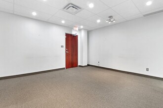 411 Roosevelt Ave, Ottawa, ON à louer Photo intérieure- Image 2 de 30