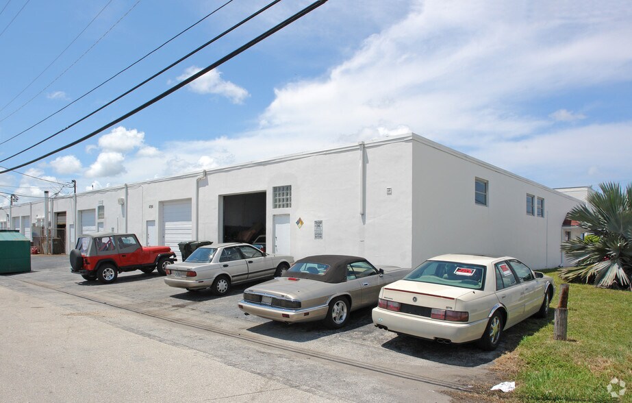 4790-4798 NE 10th Ave, Fort Lauderdale, FL à vendre - Photo du bâtiment - Image 1 de 5