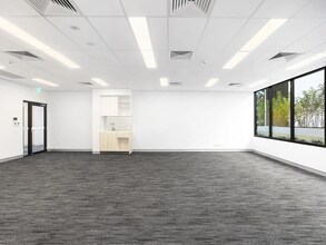 11-13 Solent Cct, Norwest à louer Photo intérieure- Image 2 de 3