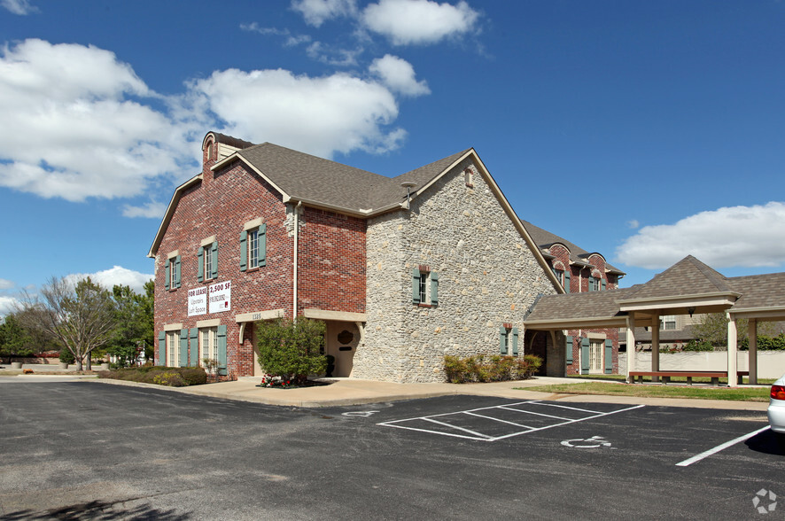 1326 E 43rd Ct, Tulsa, OK à louer - Photo principale - Image 1 de 4