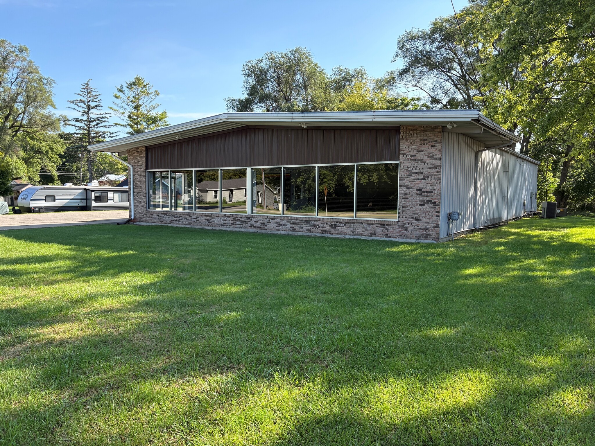 5083 Morrish Rd, Swartz Creek, MI à vendre Photo principale- Image 1 de 2
