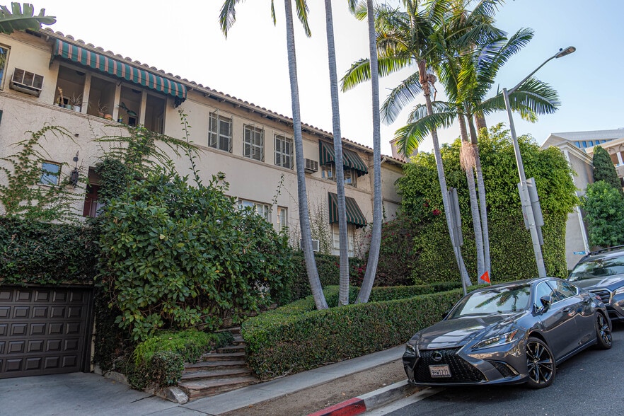8468 Fountain Ave, West Hollywood, CA for sale - Building Photo - Image 3 of 19