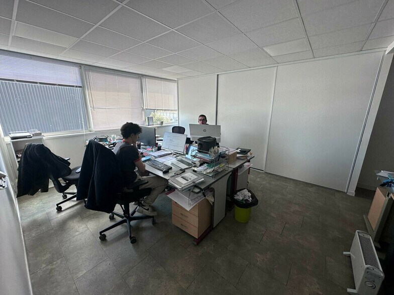 Office in Reims for lease - Interior Photo - Image 3 of 8