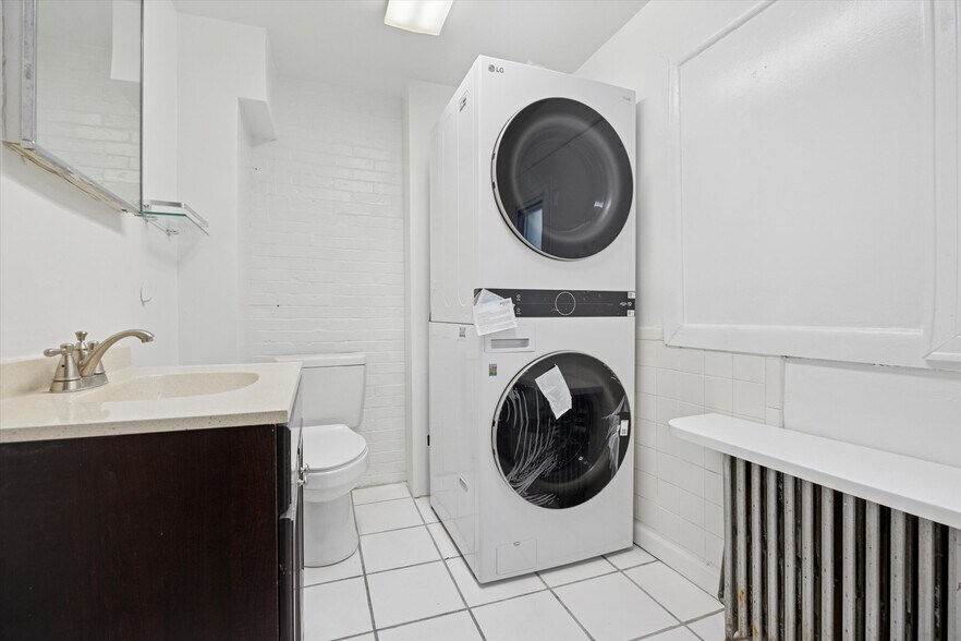 236 Buckingham Pl, Philadelphia, PA à vendre - Photo du bâtiment - Image 3 de 8