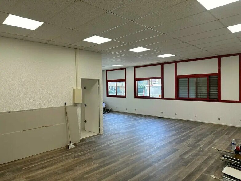 22 Bis Rue Des Malines, Lisses à louer - Photo intérieure - Image 3 de 17