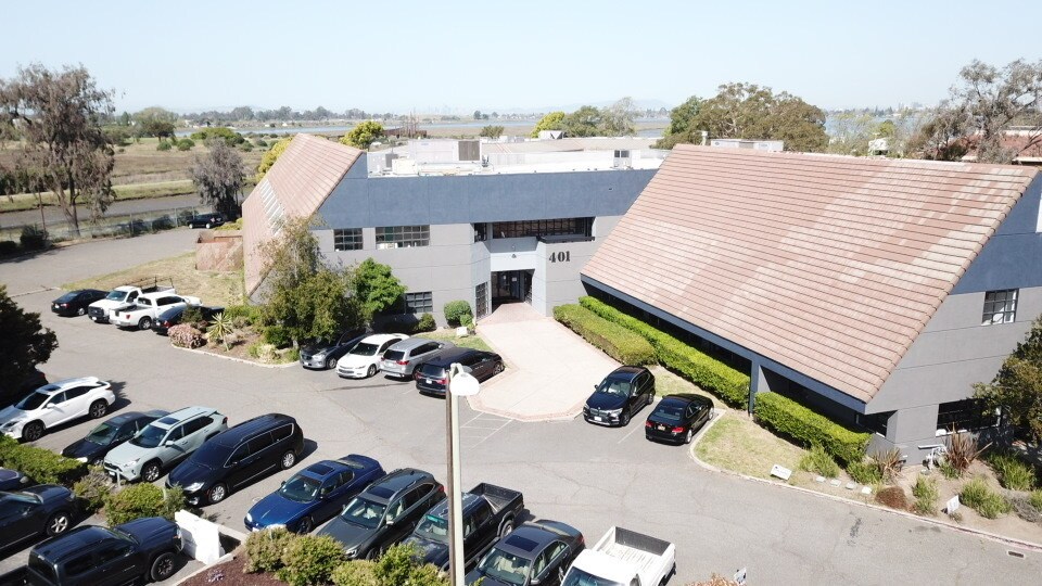 401 Roland Way, Oakland, CA à vendre - Photo du bâtiment - Image 3 de 12
