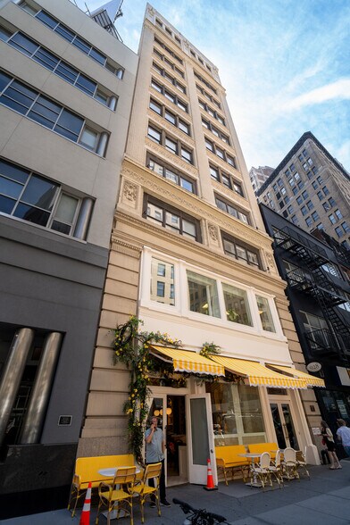 928 Broadway, New York, NY à louer - Photo du bâtiment - Image 2 de 3