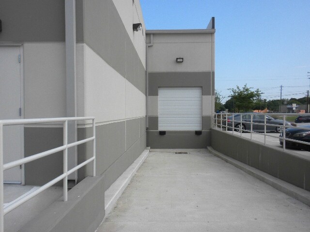 6509 W Little York Rd, Houston, TX à louer - Photo du bâtiment - Image 2 de 4