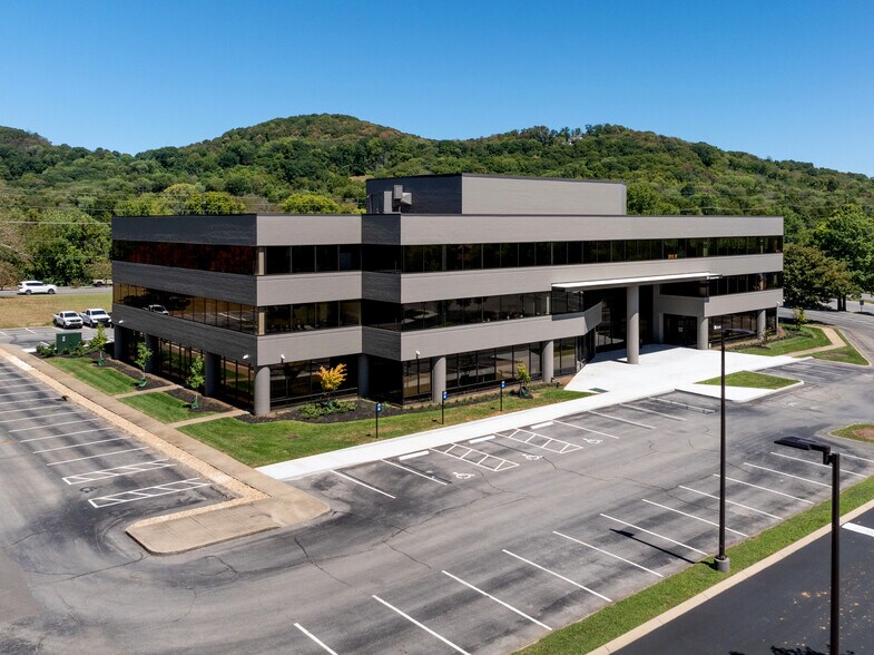 101 Westpark Dr, Brentwood, TN à louer - Photo du bâtiment - Image 2 de 7