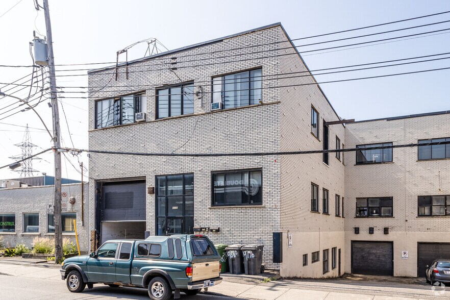 9770 Rue Meilleur, Montréal, QC à louer - Photo du bâtiment - Image 2 de 10