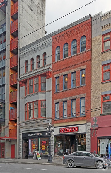 105-107 W Cordova St, Vancouver, BC for lease - Primary Photo - Image 1 of 3