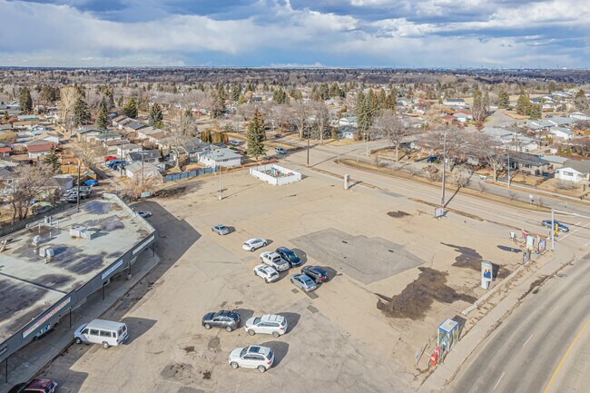 Plus de détails pour 5036 106 Ave NW, Edmonton, AB - Commerce de détail à vendre