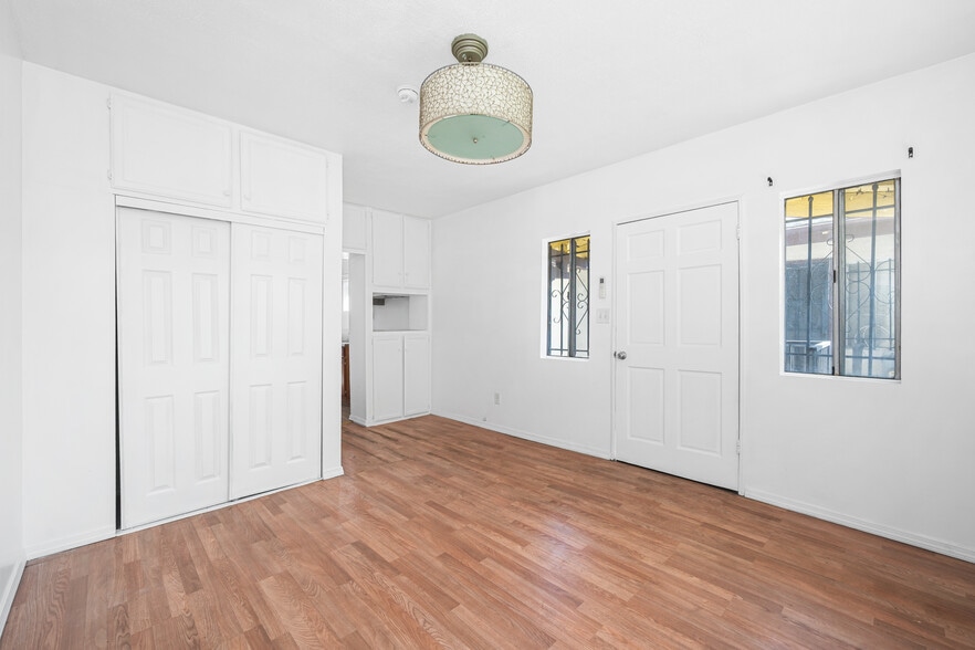 1727 Bellevue Ave, Los Angeles, CA à vendre - Photo du bâtiment - Image 3 de 48