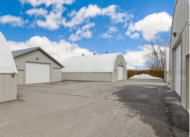 Plus de détails pour 6798 Hiram Dr, Greely, ON - Industriel à louer