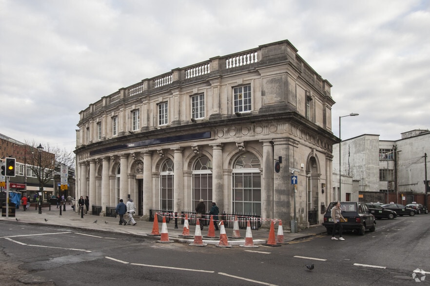 35 Green St, Neath for sale - Building Photo - Image 2 of 3