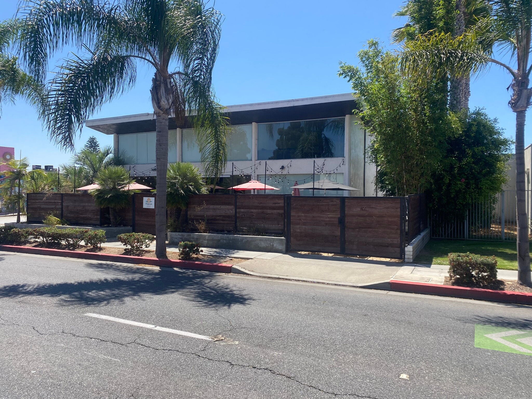653-657 W 19th St, Costa Mesa, CA for lease Building Photo- Image 1 of 7