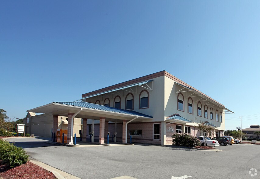 1300 Shoreline Dr, Gulf Breeze, FL à louer - Photo du bâtiment - Image 1 de 15