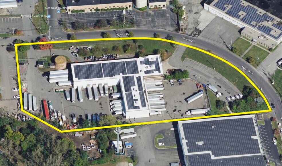 111 Maltese Dr, Totowa, NJ à louer - Photo du bâtiment - Image 1 de 16