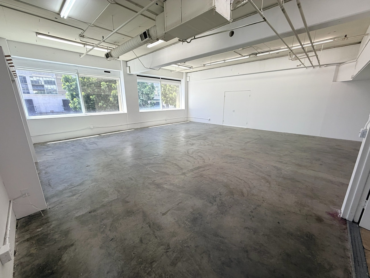 305 E 9th St, Los Angeles, CA for lease Primary Photo- Image 1 of 8