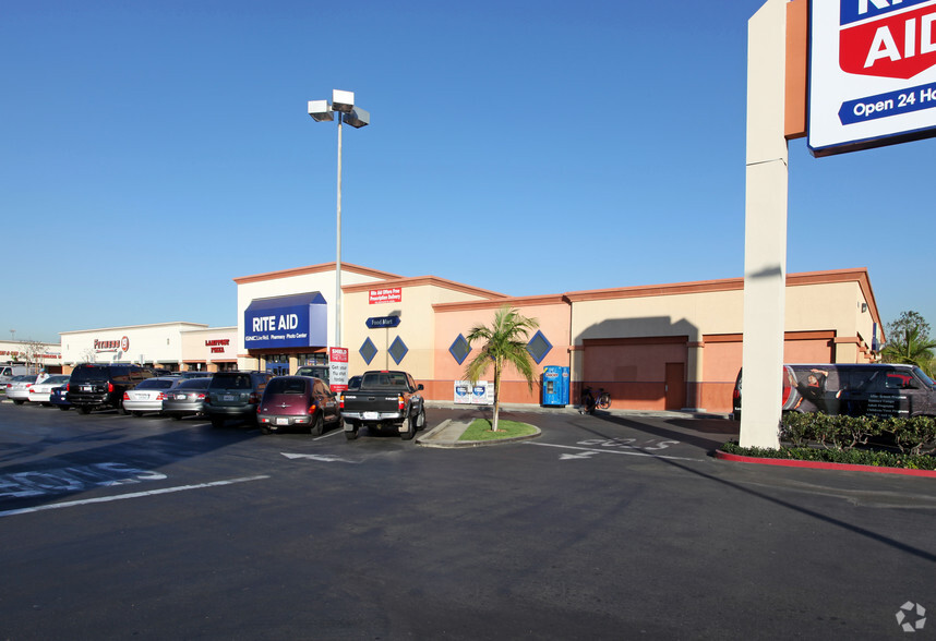 1803-1845 E Chapman Ave, Orange, CA for lease - Primary Photo - Image 1 of 3