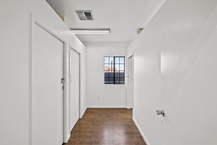 5335 Santa Monica Blvd, Los Angeles, CA à louer - Photo du bâtiment - Image 3 de 10