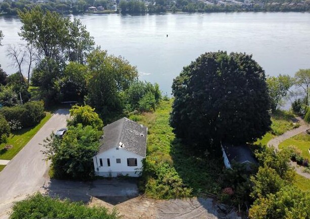 220 Rue Léa, Laval, QC for sale - Primary Photo - Image 1 of 1