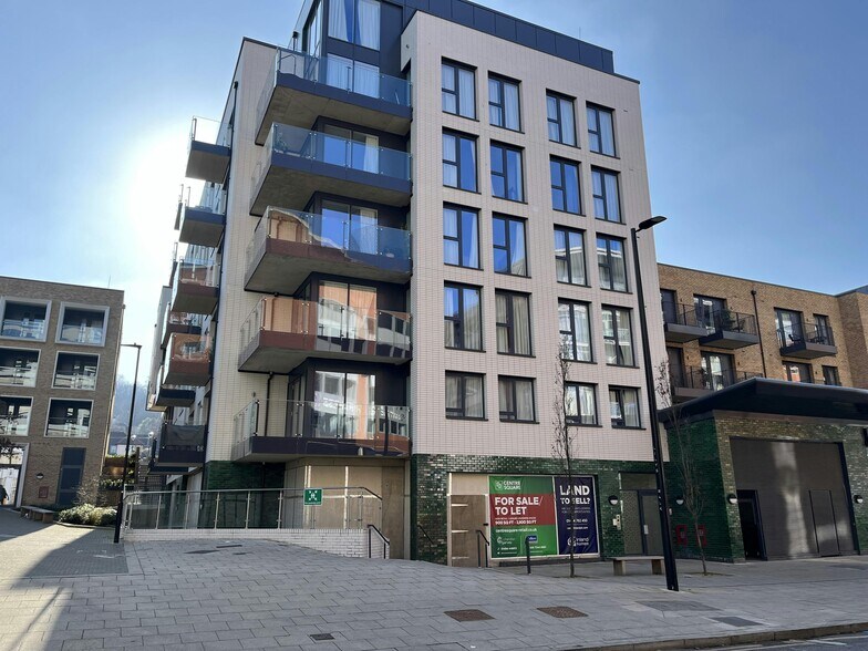 Lilys Walk, High Wycombe à vendre - Photo du bâtiment - Image 2 de 5