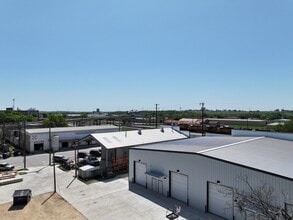 202 W 1st St, Taylor, TX for lease Building Photo- Image 2 of 7