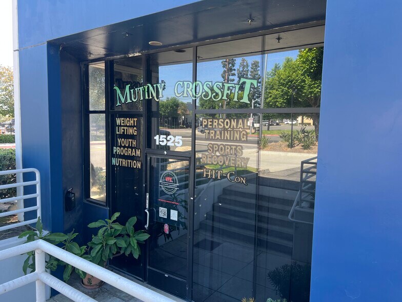 1525 E Highland Ave, Duarte, CA à louer - Photo du bâtiment - Image 2 de 12