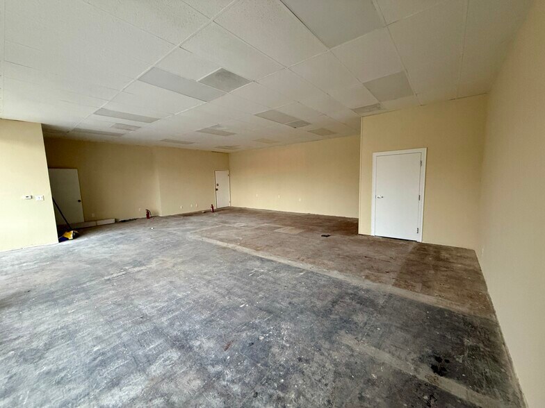 18451-18461 Roscoe Blvd, Northridge, CA for lease - Building Photo - Image 2 of 4