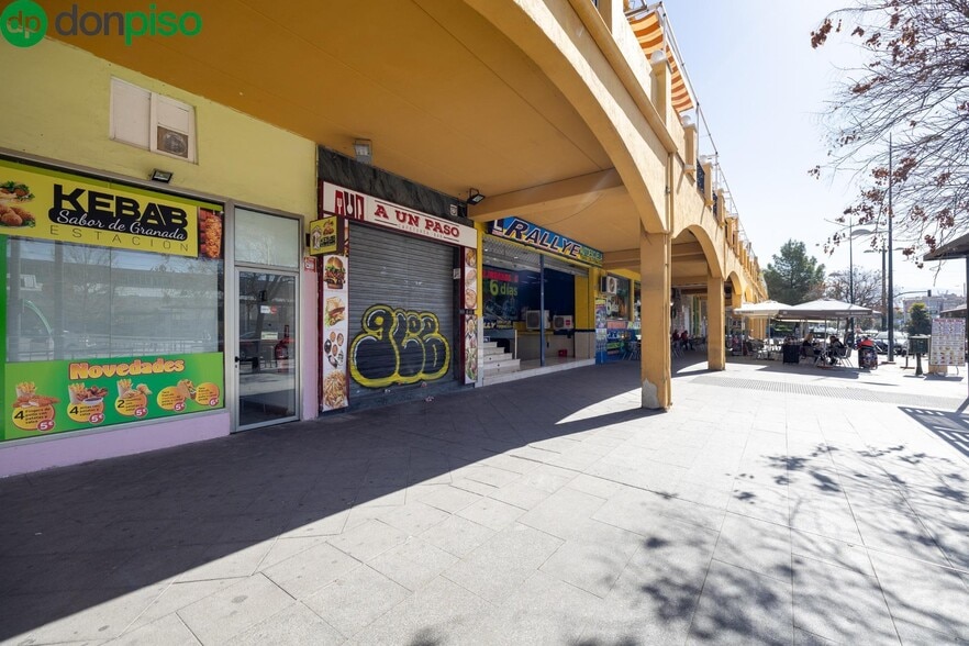 Avenida Juan Pablo II, 92, Granada, Granada for sale - Building Photo - Image 1 of 31