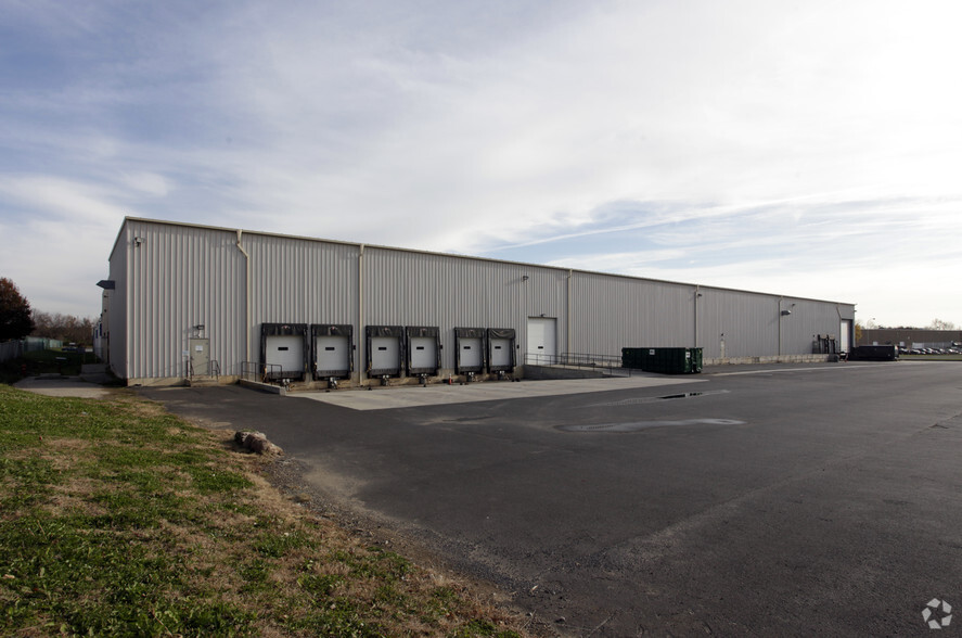 9820 Blue Grass Rd, Philadelphia, PA for lease - Building Photo - Image 3 of 7