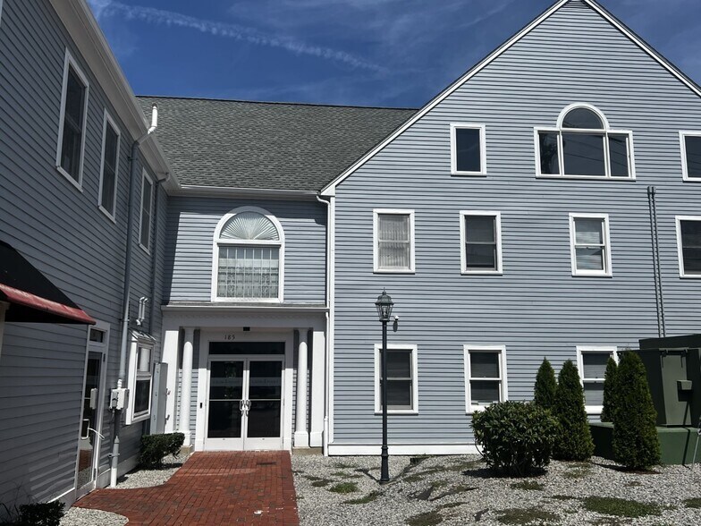 185 Lincoln St, Hingham, MA à louer - Photo du bâtiment - Image 2 de 6