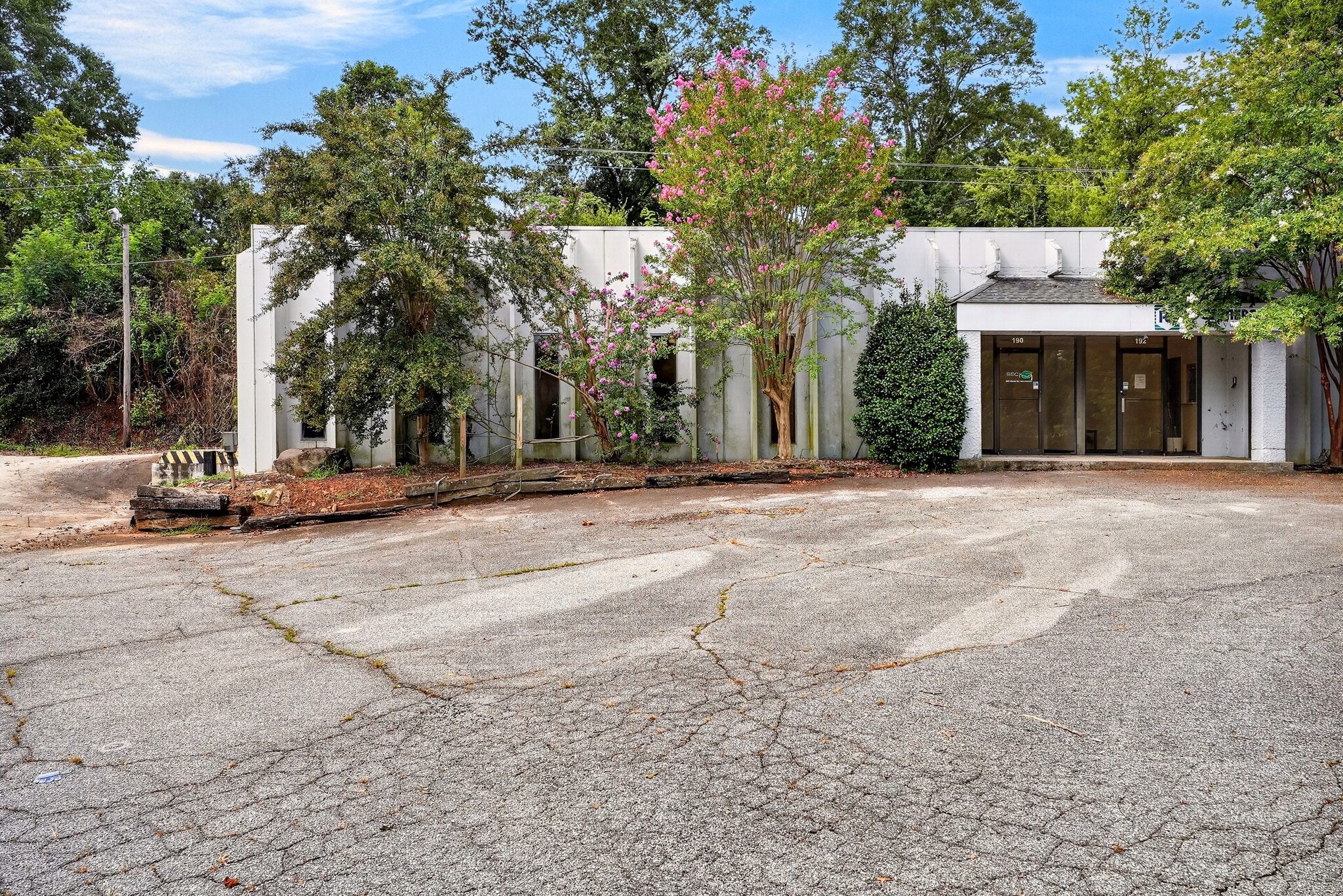 190-192 Metro Dr, Spartanburg, SC for lease Building Photo- Image 1 of 30