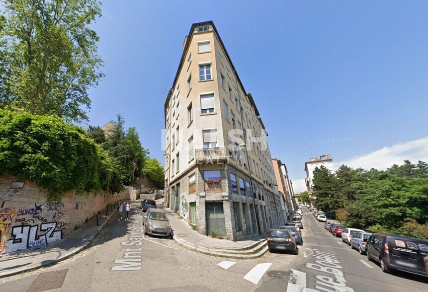 Retail in Lyon for lease - Building Photo - Image 2 of 3