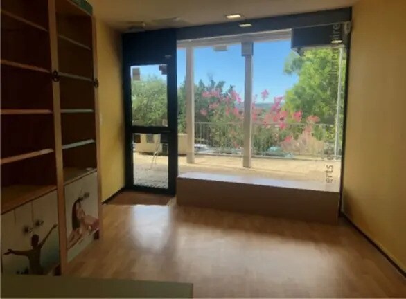 14 Avenue Charreyre, Corbas for lease Interior Photo- Image 1 of 7