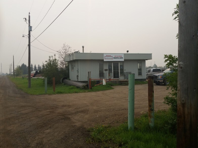 3400 68 Ave, Edmonton, AB à vendre - Photo du bâtiment - Image 3 de 10