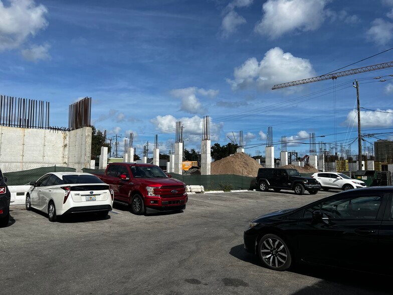 2033-2051 Hollywood Blvd, Hollywood, FL à vendre - Photo du bâtiment - Image 2 de 16