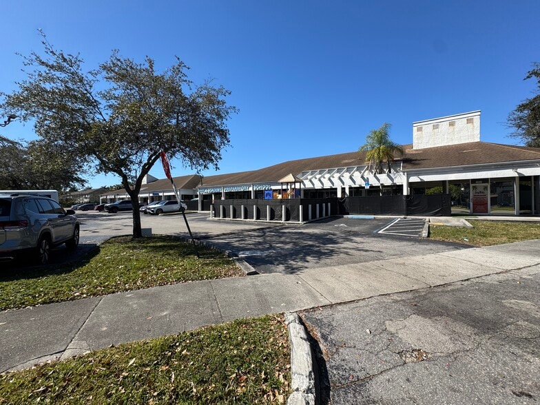 4040 SW 69th Ave, Miramar, FL à vendre - Photo du bâtiment - Image 2 de 32