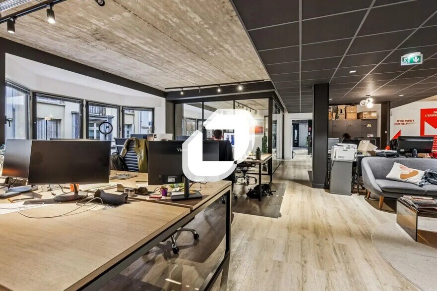 Office in Lille for lease - Interior Photo - Image 1 of 7