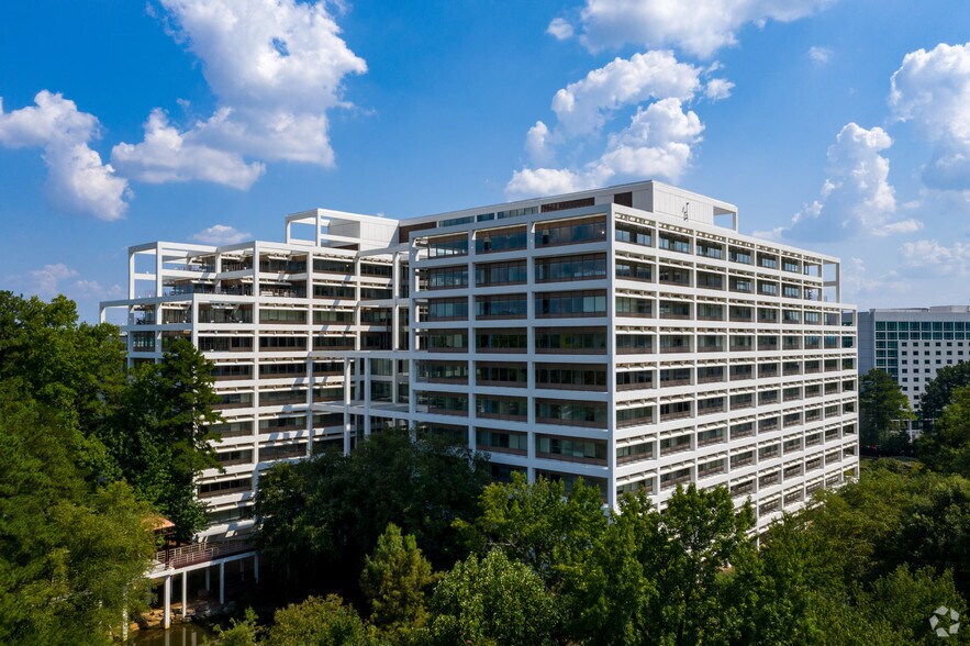 400 Perimeter Center Ter, Atlanta, GA à louer - Photo du bâtiment - Image 3 de 29