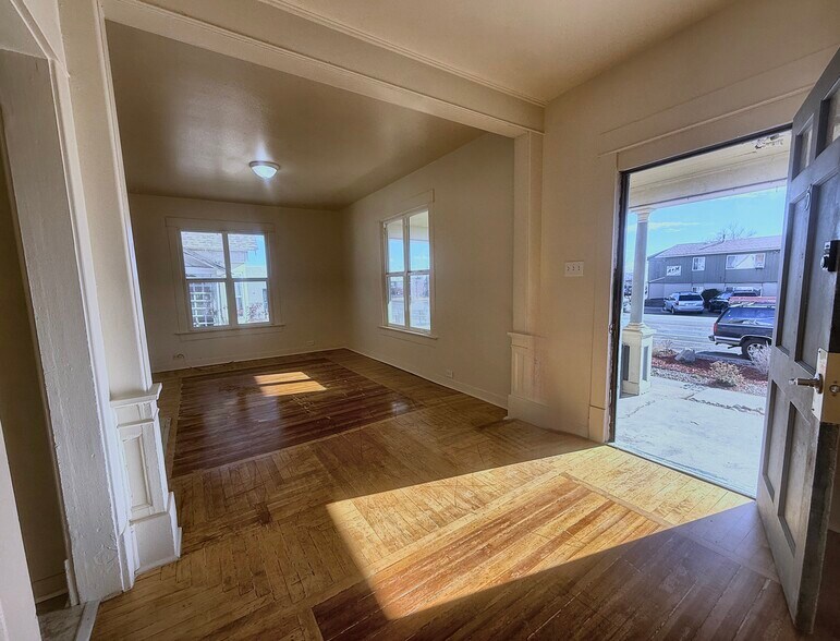 621 13th St, Greeley, CO à vendre - Photo du bâtiment - Image 3 de 13