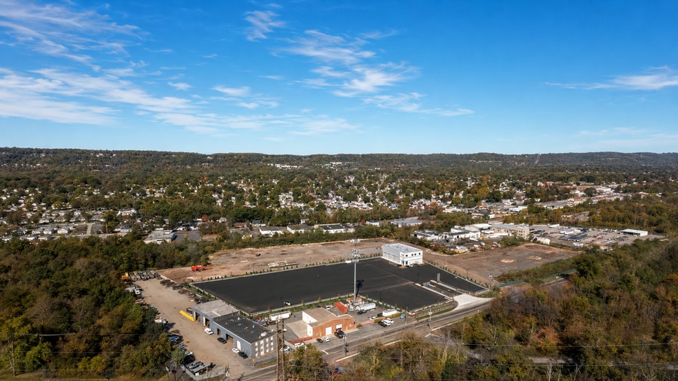 166 Baekeland Ave, Middlesex, NJ for lease - Building Photo - Image 3 of 7