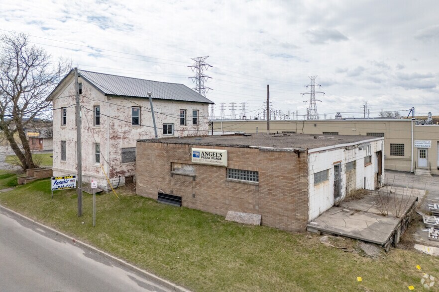 2250-2266 Military Rd, Tonawanda, NY for lease - Primary Photo - Image 1 of 22