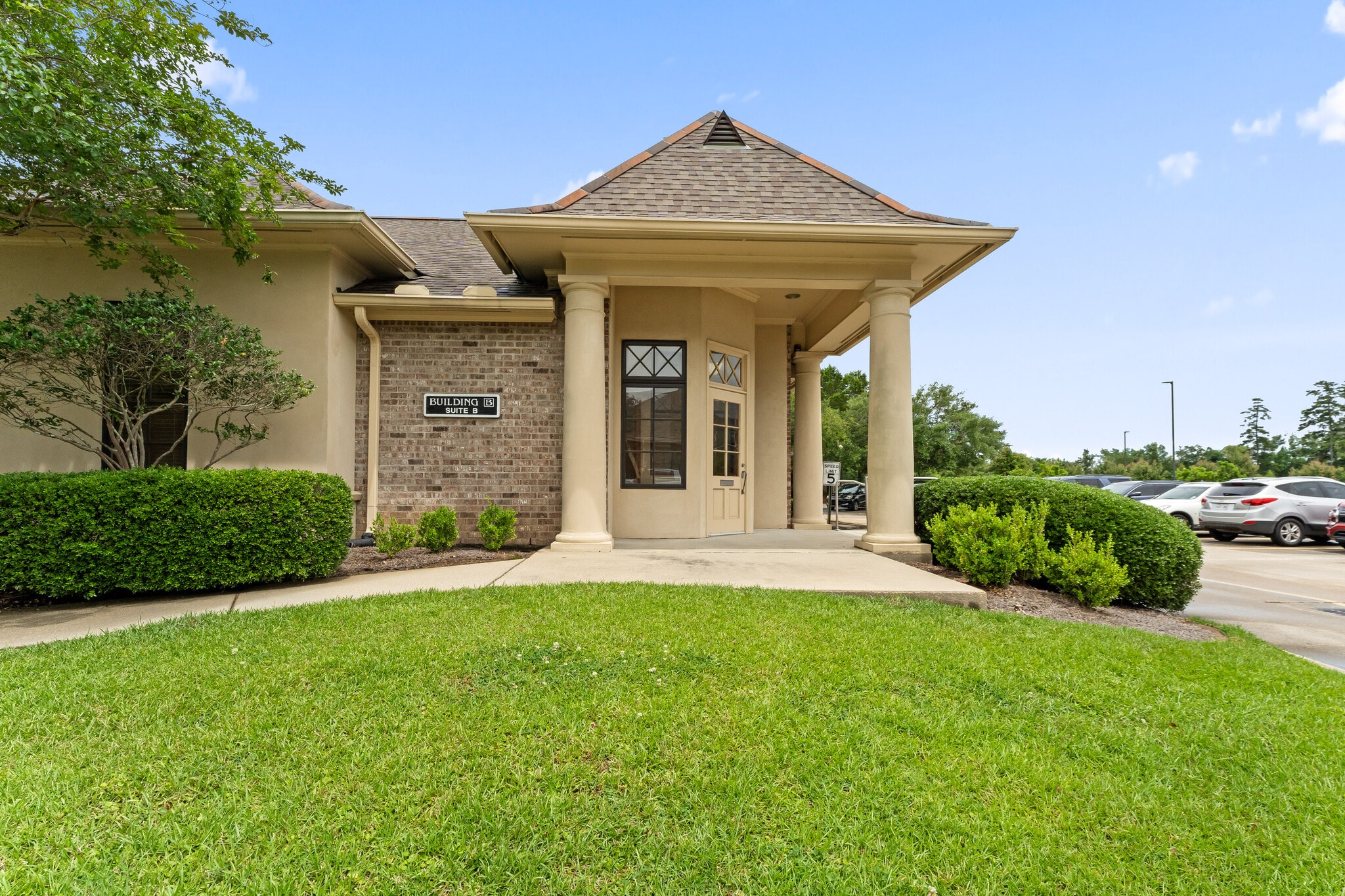 2645 O'Neal Ln, Baton Rouge, LA à louer Photo du bâtiment- Image 1 de 2