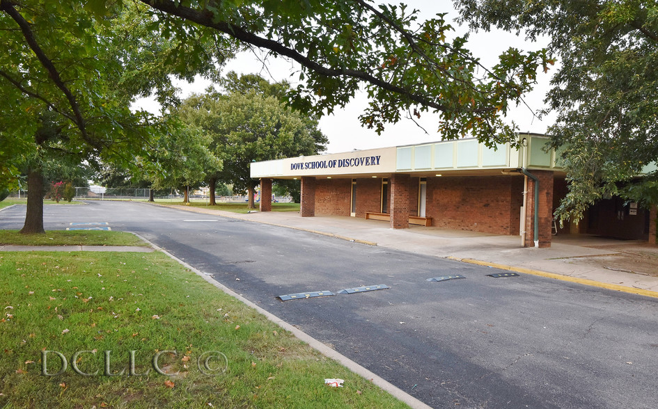 4821 S 72nd Ave E, Tulsa, OK à vendre - Photo du bâtiment - Image 1 de 1