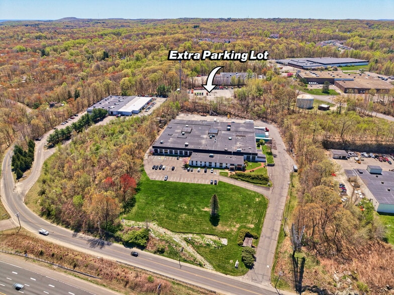 562 Captain Neville Dr, Waterbury, CT for lease - Building Photo - Image 3 of 57